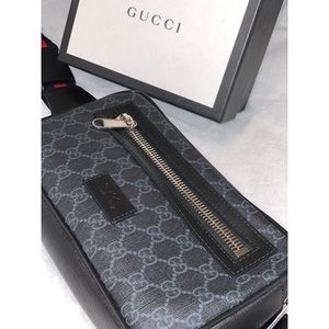 Crossbody Gucci bag for men or women